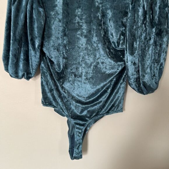 Free People Don't you Wish Deep Teal Velour Puff Sleeve‎ Bodysuit Small V-Neck - Picture 6 of 9